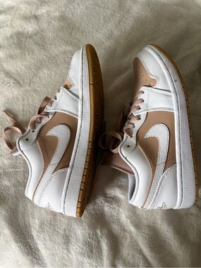 Air Jordan Low 1